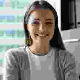 Testmonials-person-2.jpg